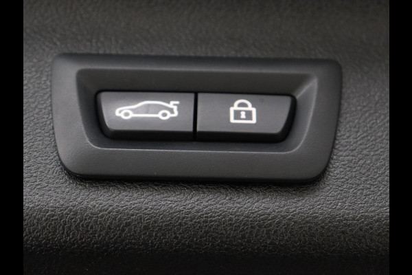 BMW 5 Serie 520e Business Edition Plus | Adaptive cruise | 360 Camera | Luxury Line | Trekhaak | Laserlight | Leder | Stoelverwarming | Live Cockpit | Navigatie | Keyless