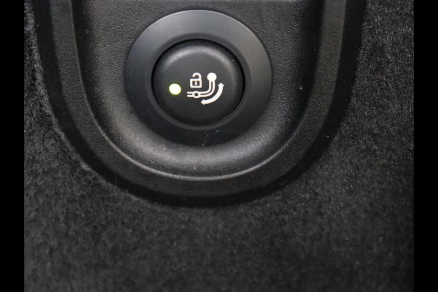 BMW 5 Serie 520e Business Edition Plus | Adaptive cruise | 360 Camera | Luxury Line | Trekhaak | Laserlight | Leder | Stoelverwarming | Live Cockpit | Navigatie | Keyless