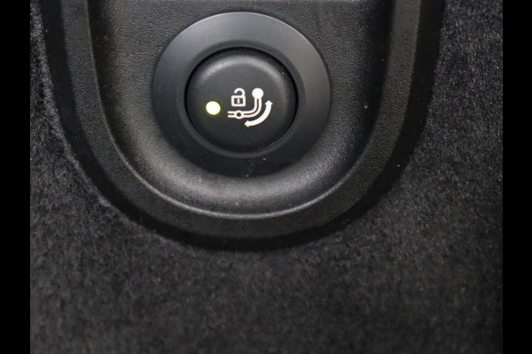 BMW 5 Serie 520e Business Edition Plus | Adaptive cruise | 360 Camera | Luxury Line | Trekhaak | Laserlight | Leder | Stoelverwarming | Live Cockpit | Navigatie | Keyless
