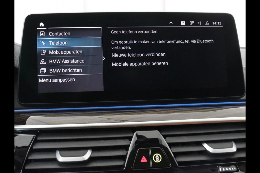 BMW 5 Serie 520e Business Edition Plus | Adaptive cruise | 360 Camera | Luxury Line | Trekhaak | Laserlight | Leder | Stoelverwarming | Live Cockpit | Navigatie | Keyless