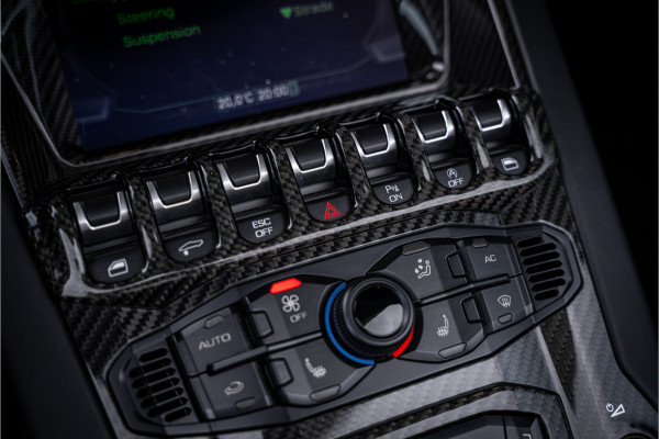 Lamborghini Aventador 6.5 V12 S - Roadster | Lift | Personam + Carbon Package | Sensonum