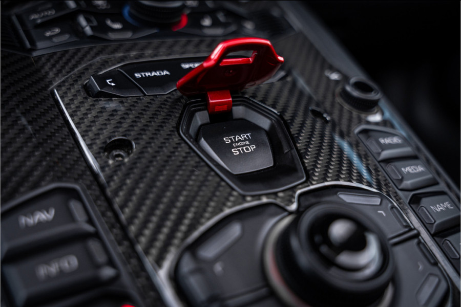 Lamborghini Aventador 6.5 V12 S - Roadster | Lift | Personam + Carbon Package | Sensonum