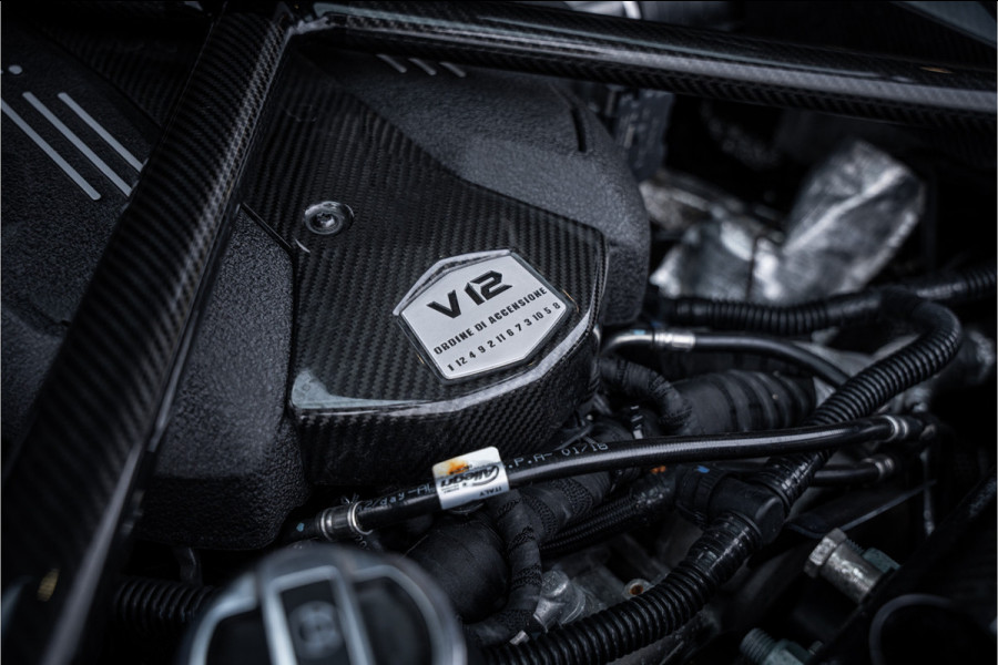 Lamborghini Aventador 6.5 V12 S - Roadster | Lift | Personam + Carbon Package | Sensonum