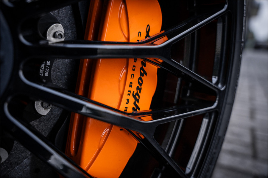Lamborghini Aventador 6.5 V12 S - Roadster | Lift | Personam + Carbon Package | Sensonum