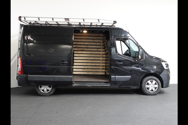 Renault Master 135PK L2H2 Work Edition Airco Cruise Control Camera Navigatie Parkeersensoren Trekhaak