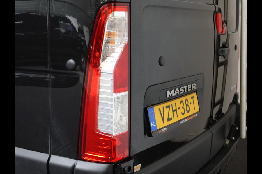 Renault Master 135PK L2H2 Work Edition Airco Cruise Control Camera Navigatie Parkeersensoren Trekhaak