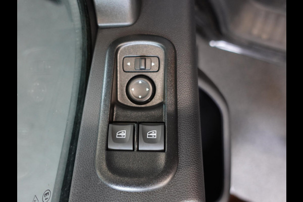 Renault Master 135PK L2H2 Work Edition Airco Cruise Control Camera Navigatie Parkeersensoren Trekhaak