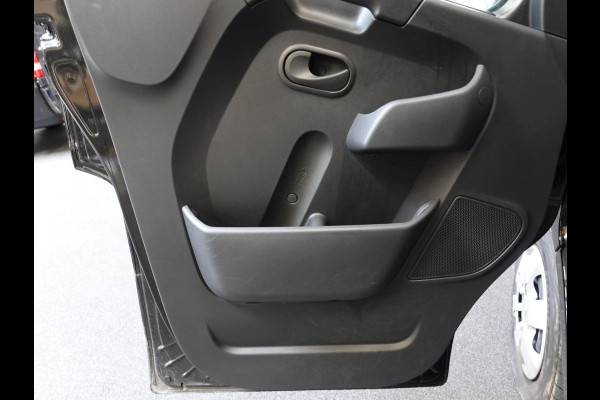 Renault Master 135PK L2H2 Work Edition Airco Cruise Control Camera Navigatie Parkeersensoren Trekhaak