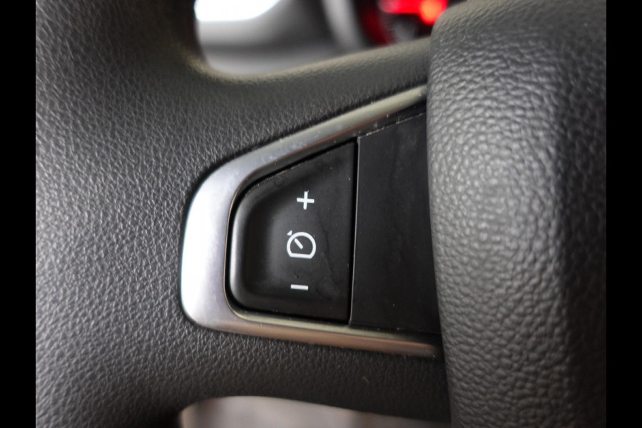 Renault Master 135PK L2H2 Work Edition Airco Cruise Control Camera Navigatie Parkeersensoren Trekhaak