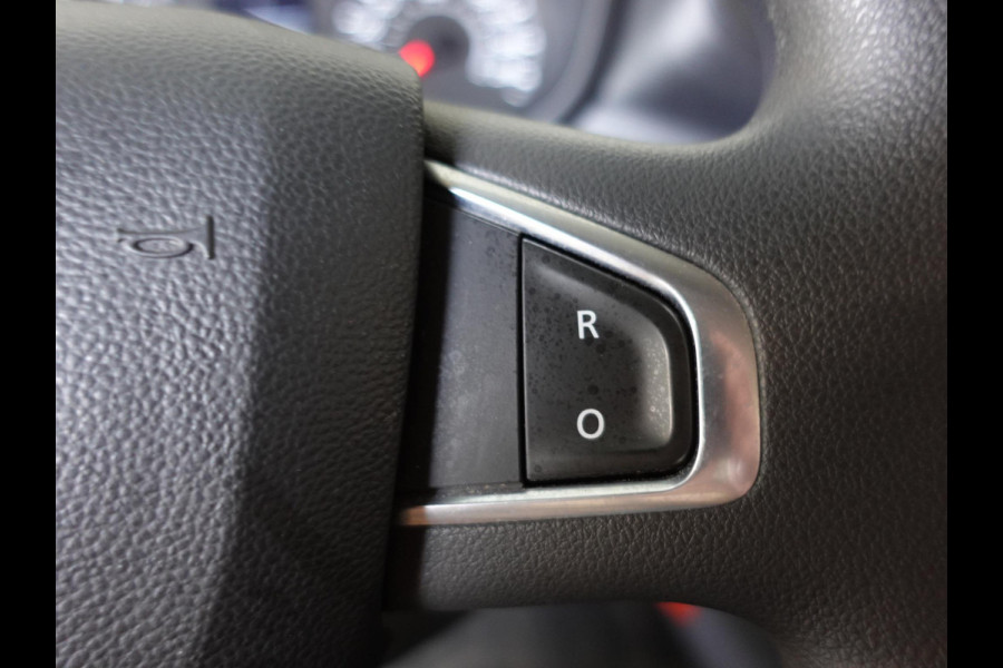 Renault Master 135PK L2H2 Work Edition Airco Cruise Control Camera Navigatie Parkeersensoren Trekhaak