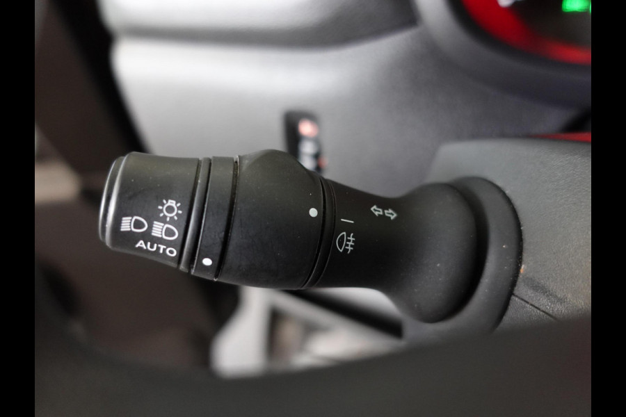 Renault Master 135PK L2H2 Work Edition Airco Cruise Control Camera Navigatie Parkeersensoren Trekhaak