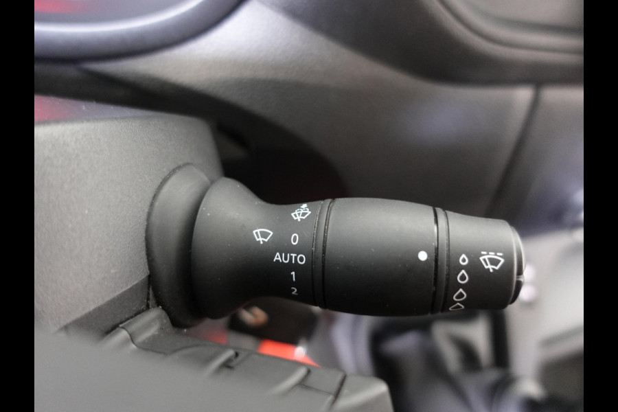 Renault Master 135PK L2H2 Work Edition Airco Cruise Control Camera Navigatie Parkeersensoren Trekhaak