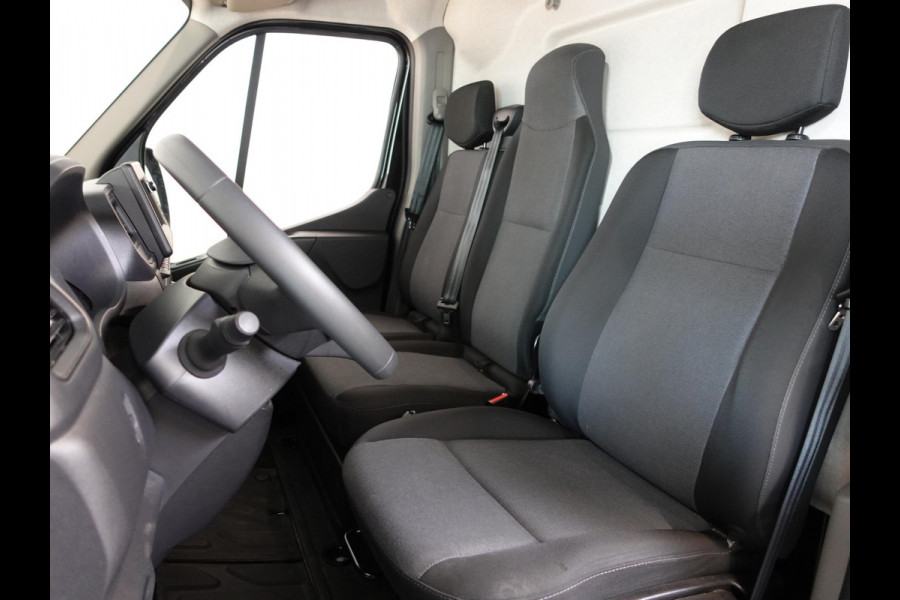Renault Master 135PK L2H2 Work Edition Airco Cruise Control Camera Navigatie Parkeersensoren Trekhaak