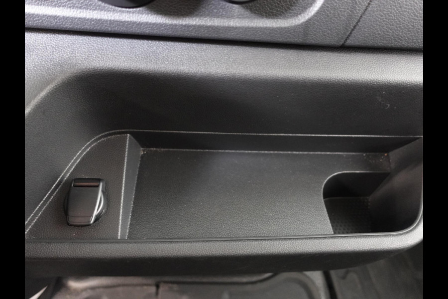 Renault Master 135PK L2H2 Work Edition Airco Cruise Control Camera Navigatie Parkeersensoren Trekhaak