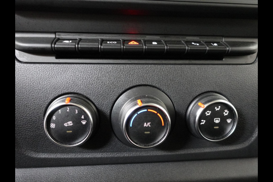 Renault Master 135PK L2H2 Work Edition Airco Cruise Control Camera Navigatie Parkeersensoren Trekhaak