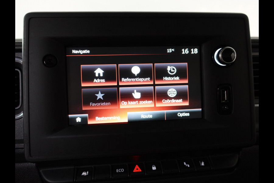 Renault Master 135PK L2H2 Work Edition Airco Cruise Control Camera Navigatie Parkeersensoren Trekhaak