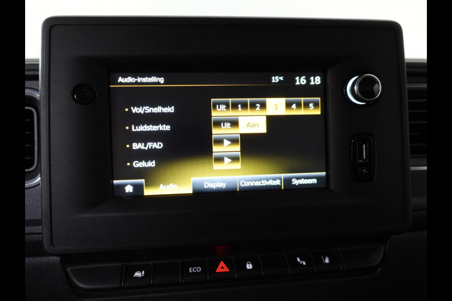 Renault Master 135PK L2H2 Work Edition Airco Cruise Control Camera Navigatie Parkeersensoren Trekhaak