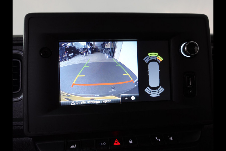 Renault Master 135PK L2H2 Work Edition Airco Cruise Control Camera Navigatie Parkeersensoren Trekhaak