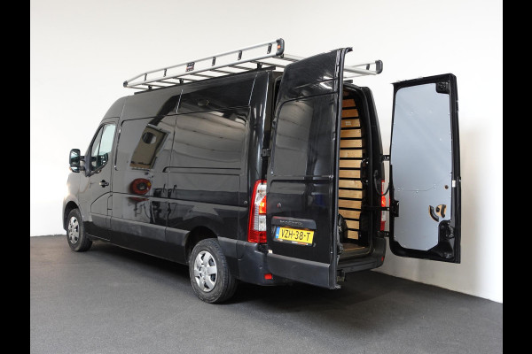 Renault Master 135PK L2H2 Work Edition Airco Cruise Control Camera Navigatie Parkeersensoren Trekhaak