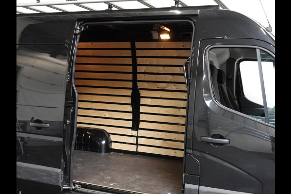Renault Master 135PK L2H2 Work Edition Airco Cruise Control Camera Navigatie Parkeersensoren Trekhaak