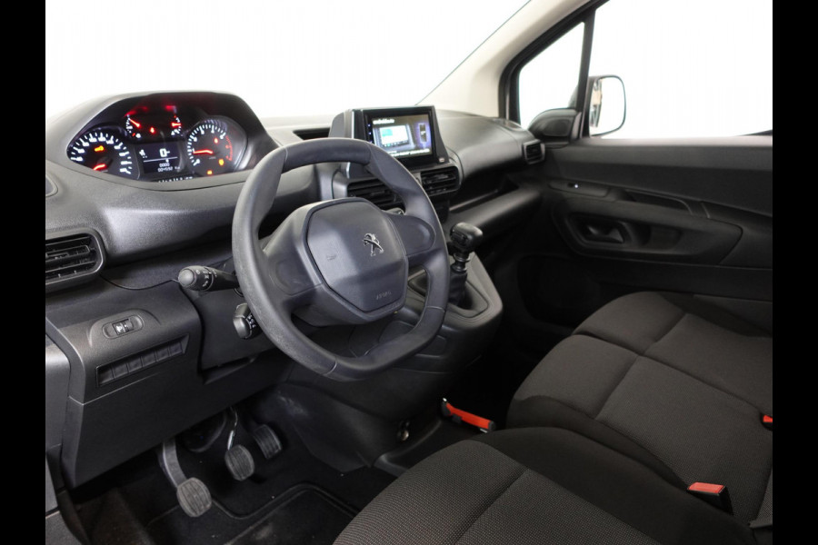 Peugeot Partner 1.5 BlueHDi 100pk L2 Trekhaak Navigatie Airco Apple Carplay Cruise Control 3-Zits Euro6