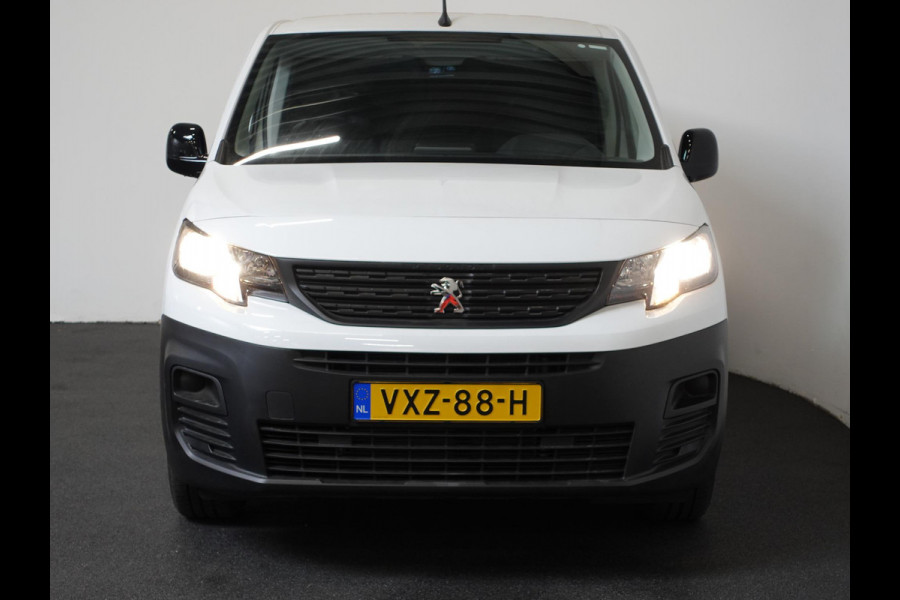 Peugeot Partner 1.5 BlueHDi 100pk L2 Trekhaak Navigatie Airco Apple Carplay Cruise Control 3-Zits Euro6