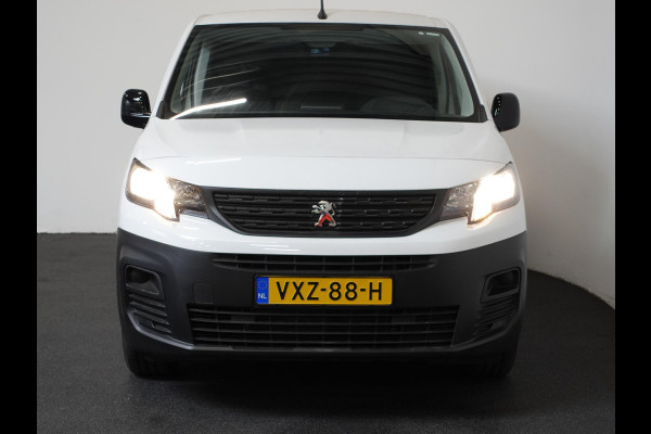 Peugeot Partner 1.5 BlueHDi 100pk L2 Trekhaak Navigatie Airco Apple Carplay Cruise Control 3-Zits Euro6