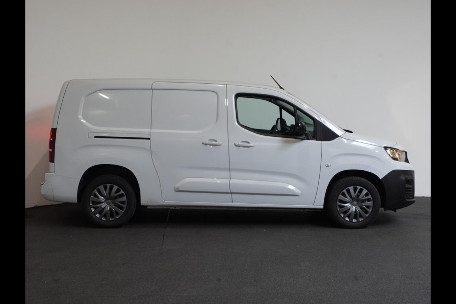 Peugeot Partner 1.5 BlueHDi 100pk L2 Trekhaak Navigatie Airco Apple Carplay Cruise Control 3-Zits Euro6