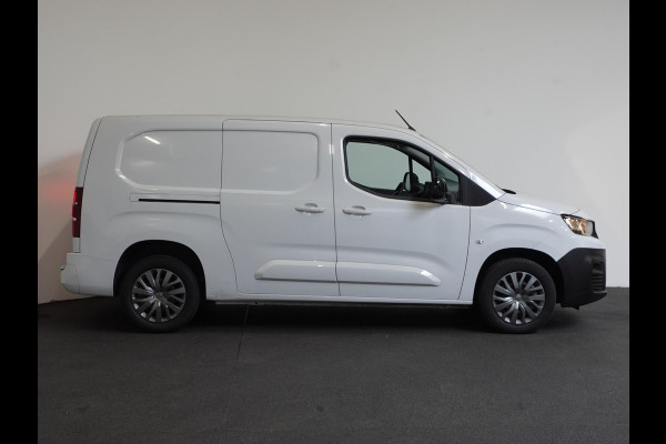 Peugeot Partner 1.5 BlueHDi 100pk L2 Trekhaak Navigatie Airco Apple Carplay Cruise Control 3-Zits Euro6