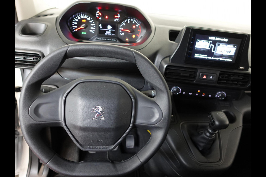 Peugeot Partner 1.5 BlueHDi 100pk L2 Trekhaak Navigatie Airco Apple Carplay Cruise Control 3-Zits Euro6