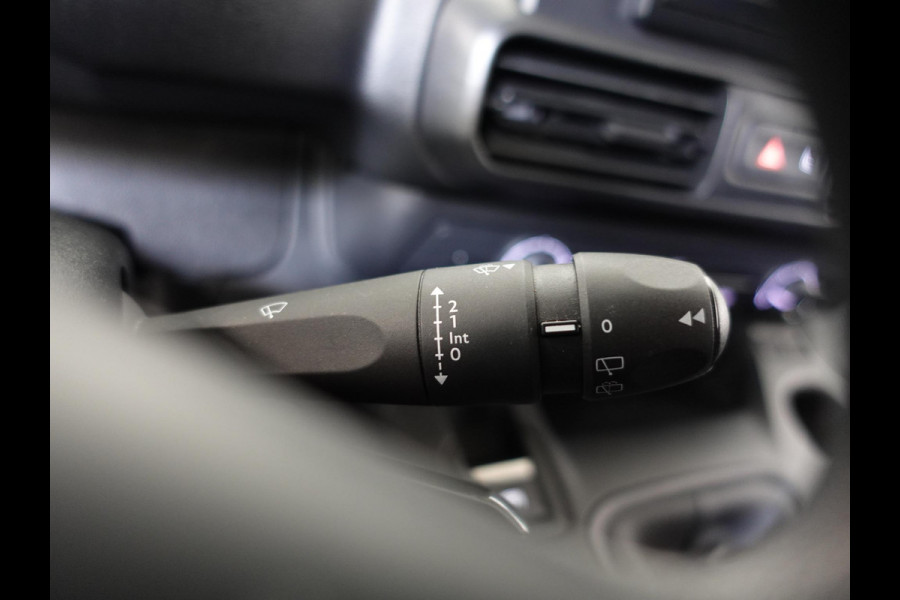 Peugeot Partner 1.5 BlueHDi 100pk L2 Trekhaak Navigatie Airco Apple Carplay Cruise Control 3-Zits Euro6