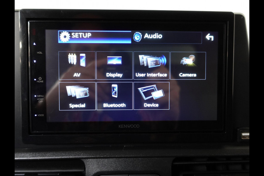 Peugeot Partner 1.5 BlueHDi 100pk L2 Trekhaak Navigatie Airco Apple Carplay Cruise Control 3-Zits Euro6