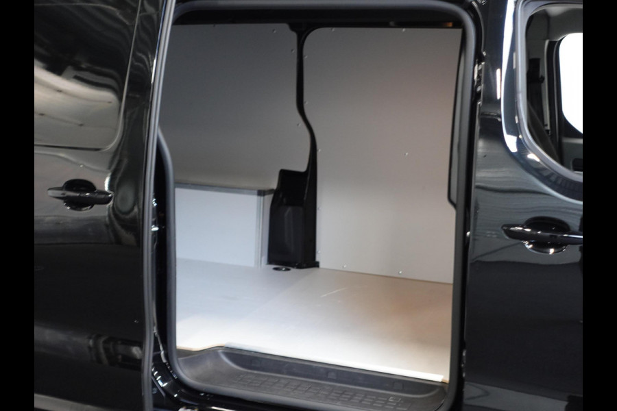 Peugeot Expert 2.0 BlueHDI 180pk Automaat Long L3 Premium 3-zits Cruise Control Airco App-Connect LM Velgen Trekgewicht 2500kg