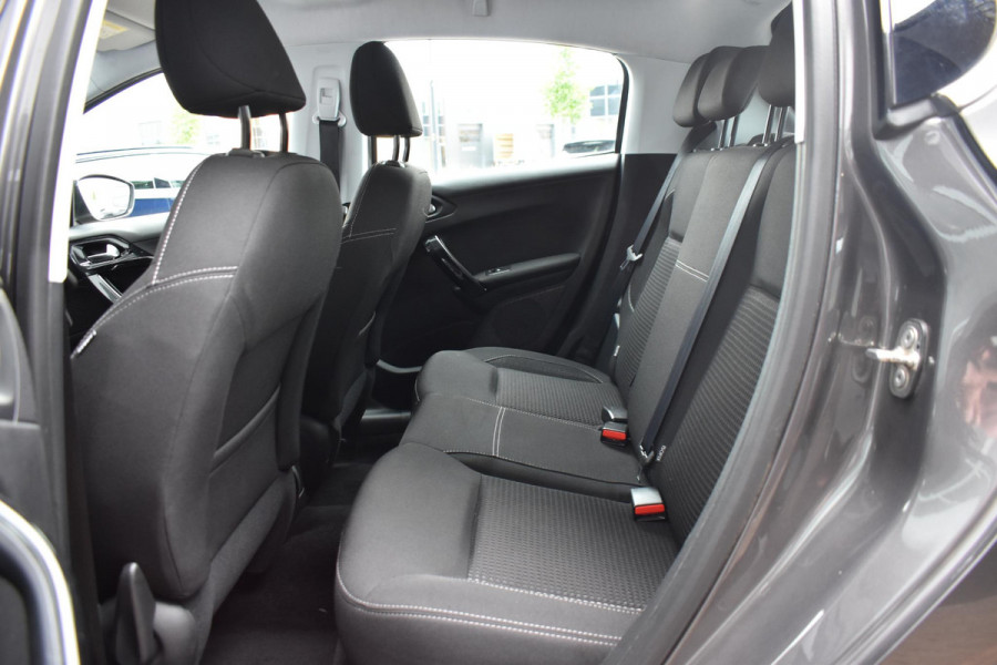 Peugeot 208 1.2 PureTech Blue Lease Executive | Navi | Cruise | Incl. garantie