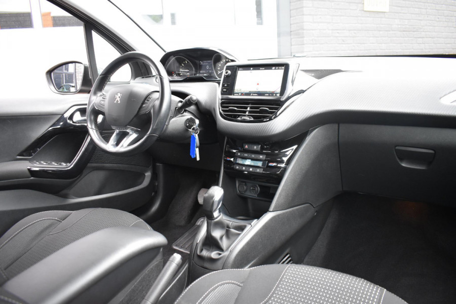 Peugeot 208 1.2 PureTech Blue Lease Executive | Navi | Cruise | Incl. garantie