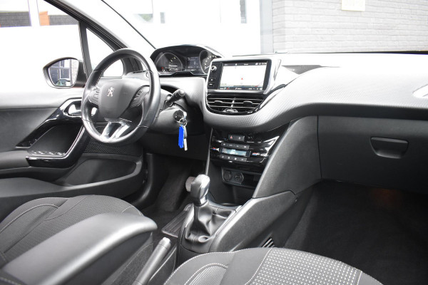 Peugeot 208 1.2 PureTech Blue Lease Executive | Navi | Cruise | Incl. garantie