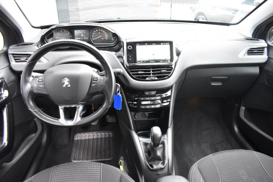 Peugeot 208 1.2 PureTech Blue Lease Executive | Navi | Cruise | Incl. garantie