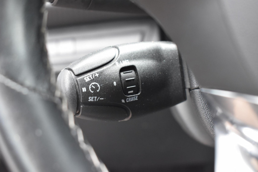 Peugeot 208 1.2 PureTech Blue Lease Executive | Navi | Cruise | Incl. garantie
