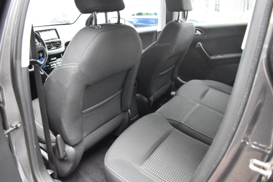 Peugeot 208 1.2 PureTech Blue Lease Executive | Navi | Cruise | Incl. garantie