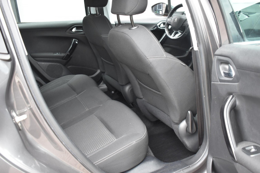 Peugeot 208 1.2 PureTech Blue Lease Executive | Navi | Cruise | Incl. garantie