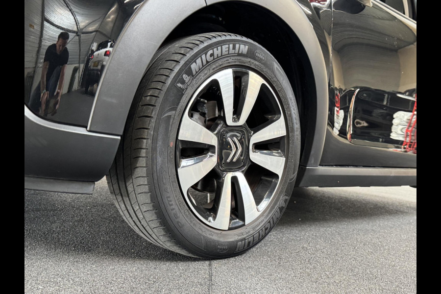 Citroën C3 1.2 PureTech Shine Navigatie Climate control Parkeersensoren