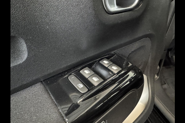 Citroën C3 1.2 PureTech Shine Navigatie Climate control Parkeersensoren