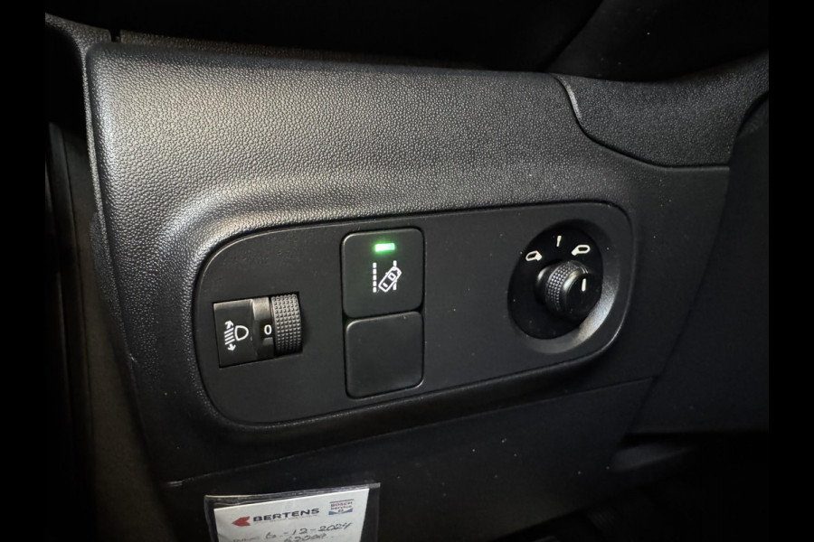 Citroën C3 1.2 PureTech Shine Navigatie Climate control Parkeersensoren