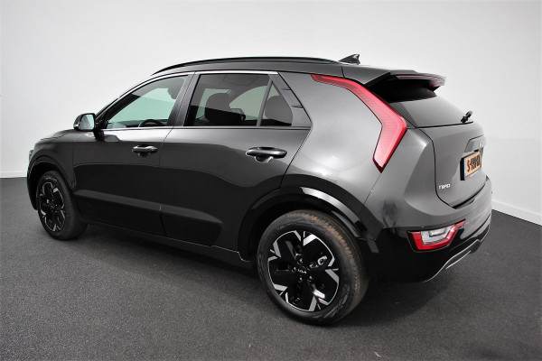Kia Niro EV DynamicPlusLine 64.8 kWh | DEMO ! | Navigatie Half Leder Schuif-kantel dak Electrisch bedienbare achterklep DAB Led Camera Extra Getint Glas Lichtmetalen Velgen