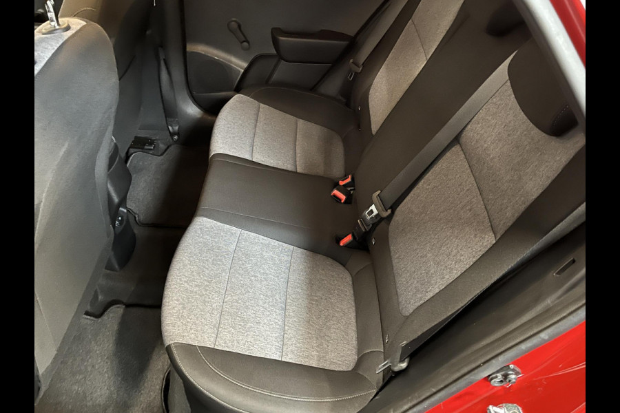Kia Stonic 1.0 T-GDi 120PK DynamicPlusLine Navigatie Apple Carplay/Android Auto Cruise Control Stoel/Stuurverwarming Privacy Glass Parkeersensoren
