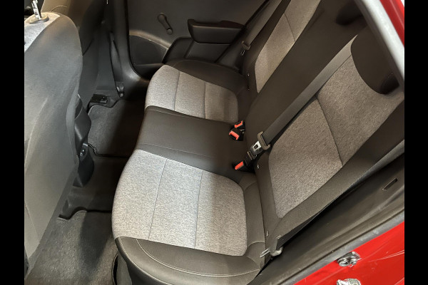 Kia Stonic 1.0 T-GDi 120PK DynamicPlusLine Navigatie Apple Carplay/Android Auto Cruise Control Stoel/Stuurverwarming Privacy Glass Parkeersensoren