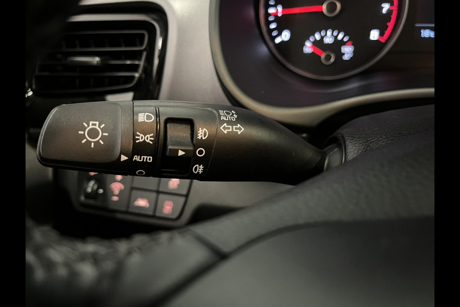 Kia Stonic 1.0 T-GDi 120PK DynamicPlusLine Navigatie Apple Carplay/Android Auto Cruise Control Stoel/Stuurverwarming Privacy Glass Parkeersensoren