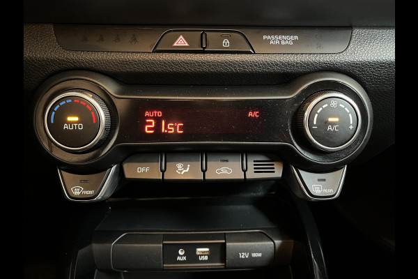 Kia Stonic 1.0 T-GDi 120PK DynamicPlusLine Navigatie Apple Carplay/Android Auto Cruise Control Stoel/Stuurverwarming Privacy Glass Parkeersensoren