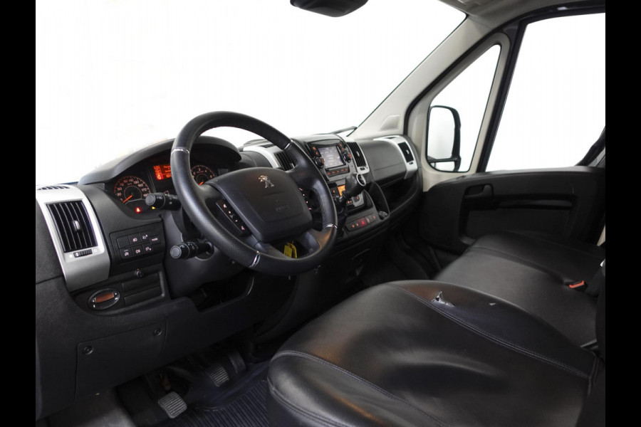 Peugeot Boxer 165PK L3H2 Premium Navigatie Camera Cruise Control Trekhaak airco