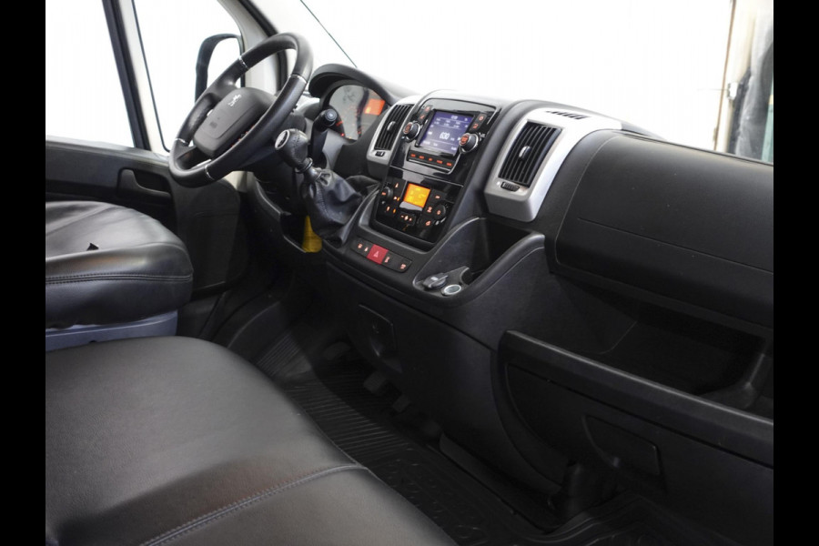 Peugeot Boxer 165PK L3H2 Premium Navigatie Camera Cruise Control Trekhaak airco